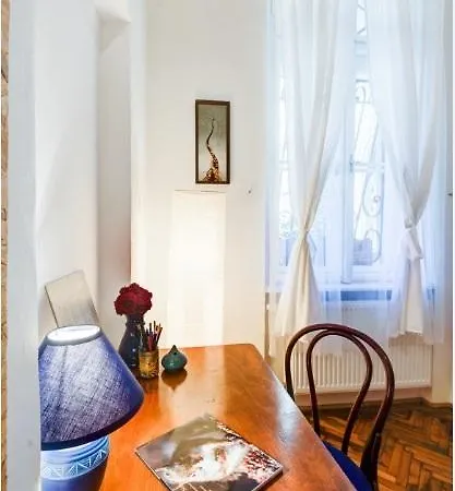 شقة Rustic Elegance *